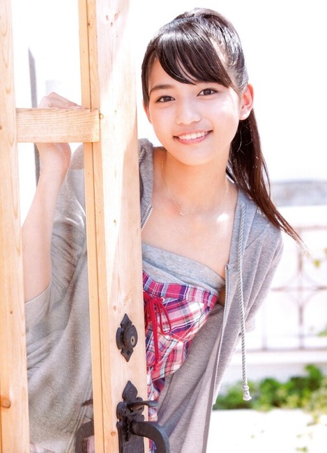 一緒に街中でデートしたくなる美女のエロ画像 6