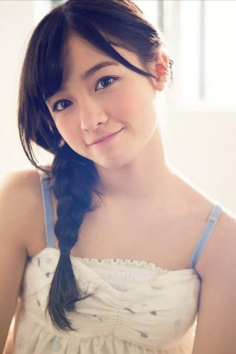 橋本環奈ちゃんの白いドレス姿が美しい 27