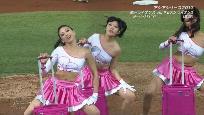 アイドルの水着や太ももがエロいお宝キャプ画像まとめ 15