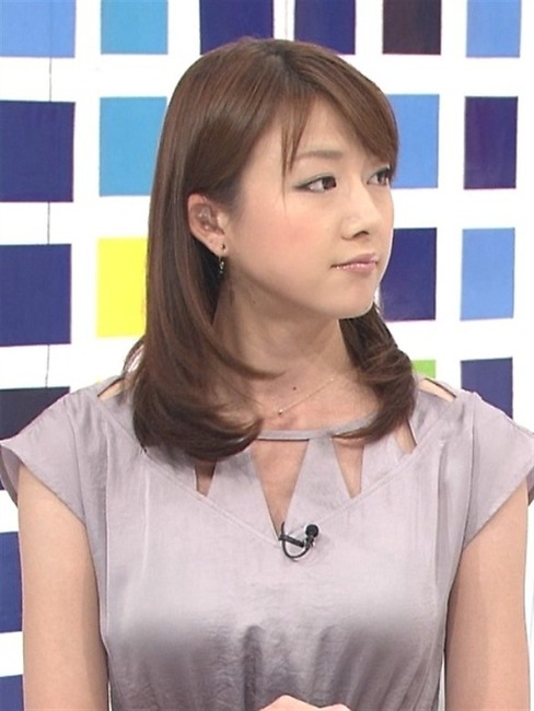 大島由香里女子アナの着衣巨乳がエロい画像 9