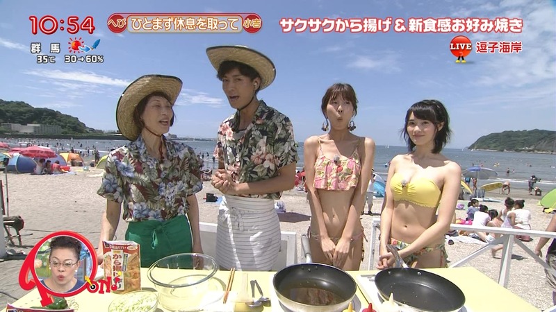 お天気お姉さんの窪真理と原田ゆかの水着キャプ画像 13