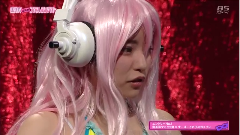 素人コスプレイヤーが露出しすぎてしまう 17