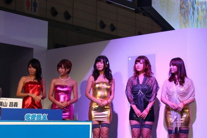 【龍が如く】東京ゲームショーに人気AV女優が集結してるエロ画像 5