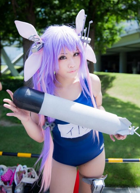 パンツ見えそうな素人コスプレイヤーのエロ画像 19