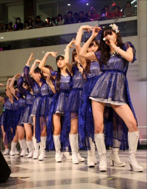 道重さゆみがパンチラしてるエロ画像30枚　モーニング娘。 4