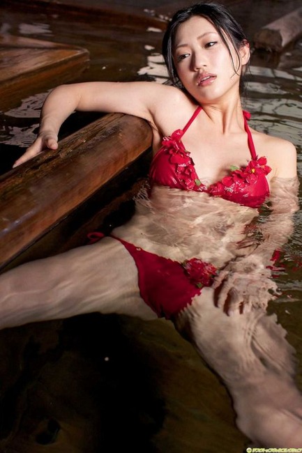 壇蜜が限界まで脱いでるエロ画像 24