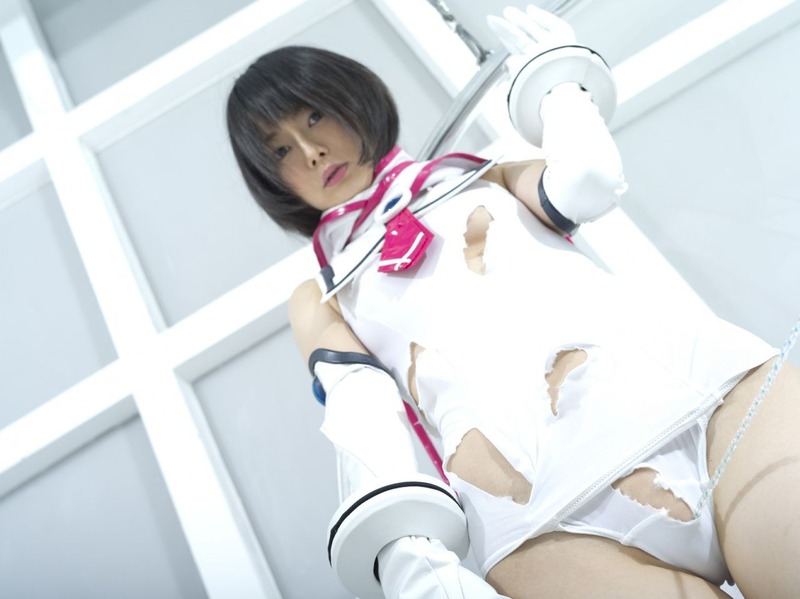 露出が激しいコスプレイヤーのエロ画像 2