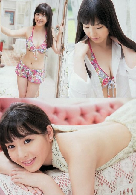玉木碧女子アナがサッカーボールを蹴ってパンチラしてるエロ画像 17