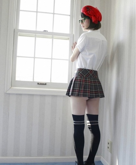 宮島咲良　女子アナの洋式便所に座ってるエロ画像など30枚 15