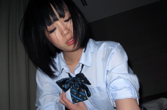 おっぱい揉み揉みされてる着衣巨乳エロ画像35枚 9