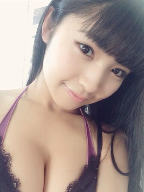 永井里菜（21）のY字バランスがエロい画像まとめ　ソフマップ 2