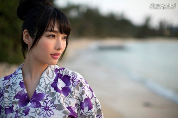 今野杏南の胸の谷間に手を突っ込んでるエロ画像 7