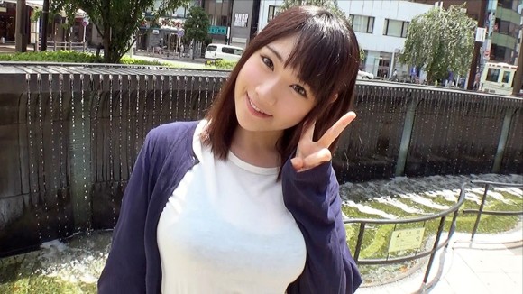 巨乳ショップ店員の素人をナンパしてハメ撮り