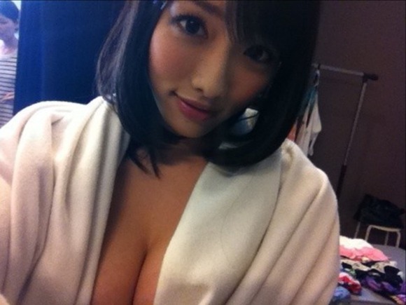 石原さとみ似の巨乳グラビアアイドル今野杏南の自撮りエロ写メ・画像 9