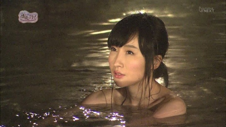 温泉に行こうで林香琳が黒下着を脱いでるエロキャプ画像60枚 1
