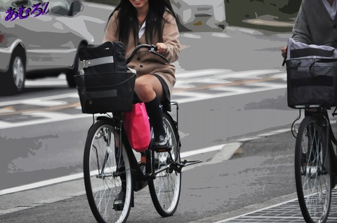 【自転車パンチラJKエロ画像】通学中の世のサラリーマンのムラムラを溜めてる原因はこいつらだｗｗｗｗｗｗ 5