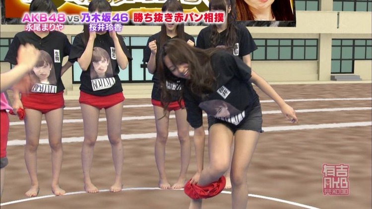 AKB48vs乃木坂46　股を開いて相撲してるエロキャプ画像40枚 14
