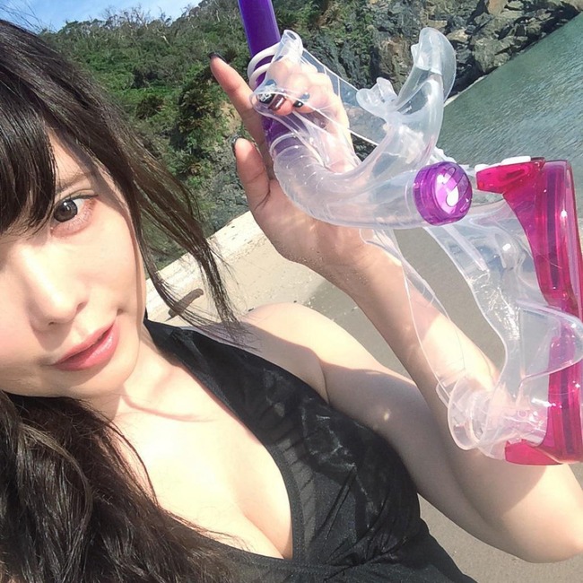 益若つばさの黒水着谷間エロすぎｗｗｗｗｗｗ