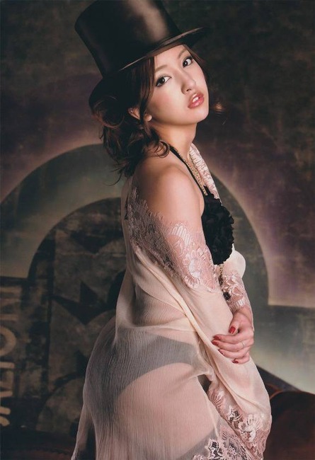 AKB48板野友美・ともちんのエロ画像32枚 24