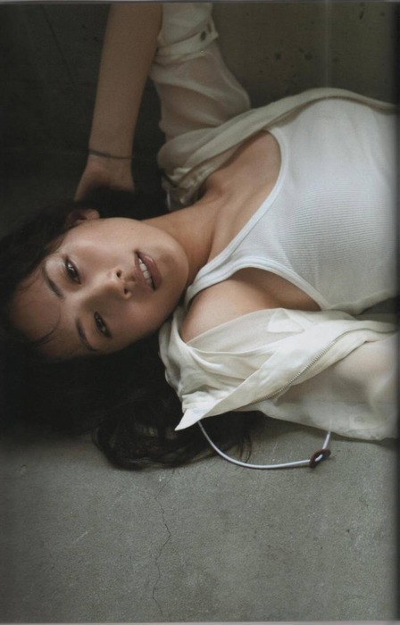 綾瀬はるかの巨乳おっぱいがエロい画像 25