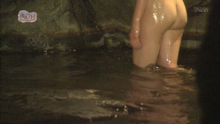 温泉に行こうで林香琳が黒下着を脱いでるエロキャプ画像60枚 65