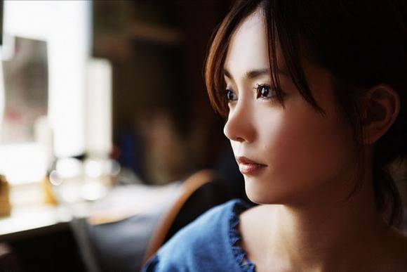 中村ゆり　女優のセミヌードがエロい画像30枚 29