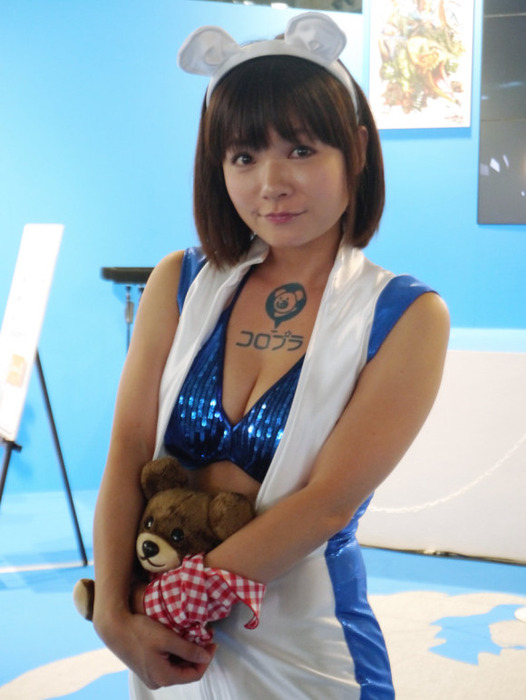 レースクイーン・キャンギャルの太ももや胸の谷間がエロい画像40枚 17