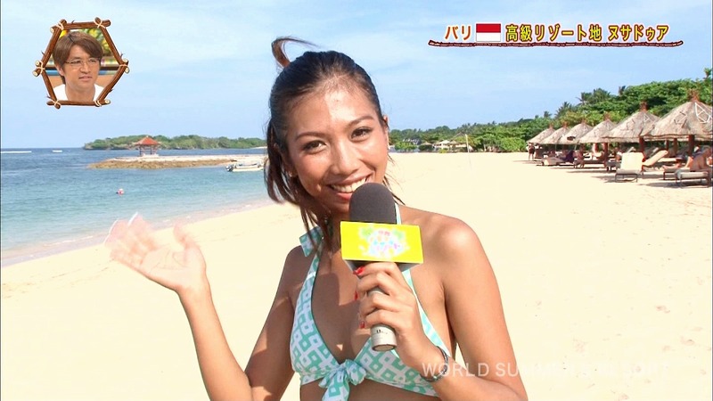 海外の水着リポーターがエロいキャプ画像 7