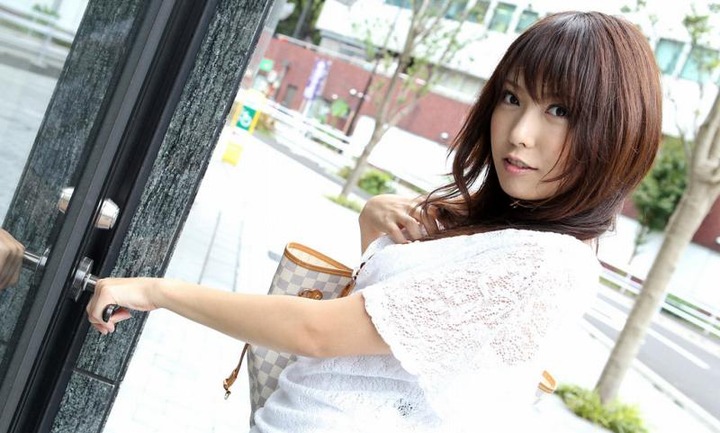 OLパンチラがエロい有村千佳ちゃんの画像まとめ 60