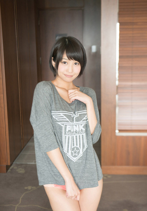 湊莉久　グラビアアイドルの競泳水着がエロい画像 52