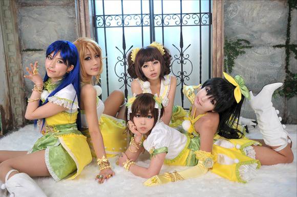 胸の谷間がエロい巨乳コスプレイヤーのエロ画像30枚 2