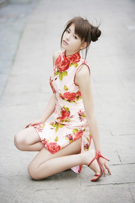 チャイナ服着てる女の子のエロ画像40枚 13