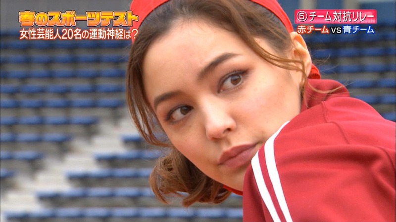 【エロ画像】ロンドンハーツで尾崎ナナ、磯山さやか、手島優、益若つばさが胸チラしまくりｗ 71