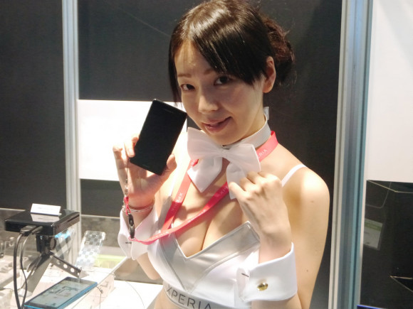 レースクイーン・キャンギャルの太ももや胸の谷間がエロい画像40枚 22