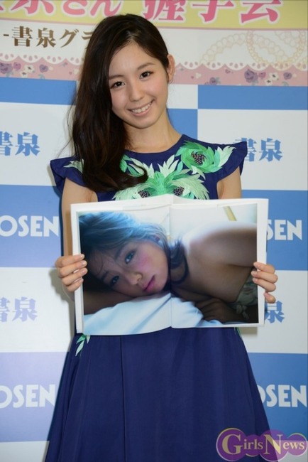 小池里奈がドレス姿で乳首が見えそうｗ【画像あり】 4