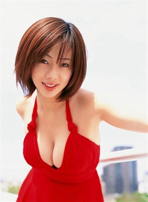 井上和香にパイズリされたくなるエロ画像 18