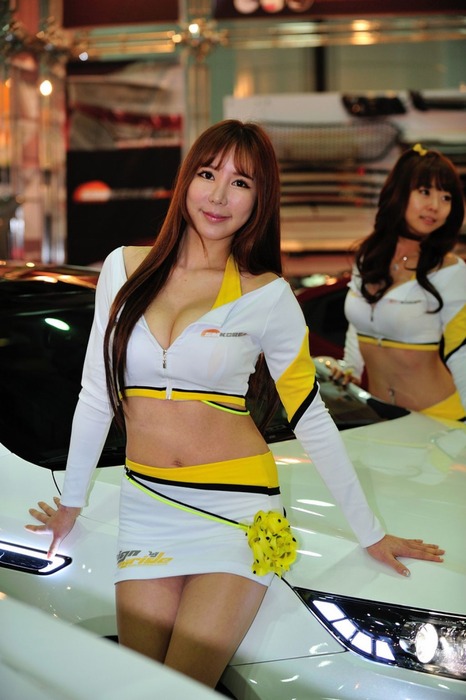 韓国のレースクイーンの抜けるエロ画像 16