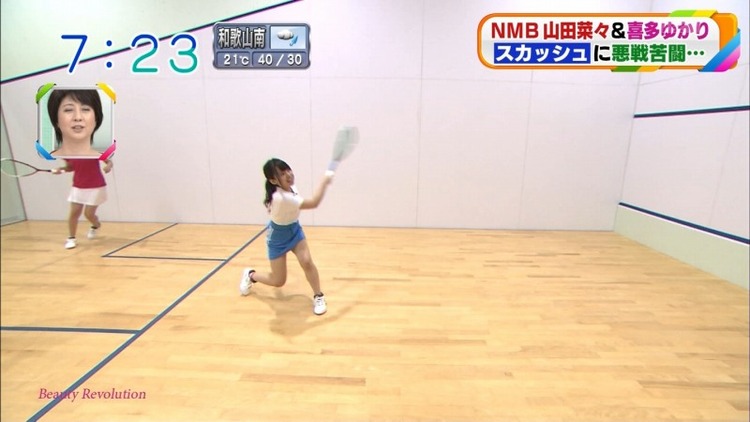 NMB48山田菜々がスカッシュでアンスコパンチラしてるエロキャプ画像 2