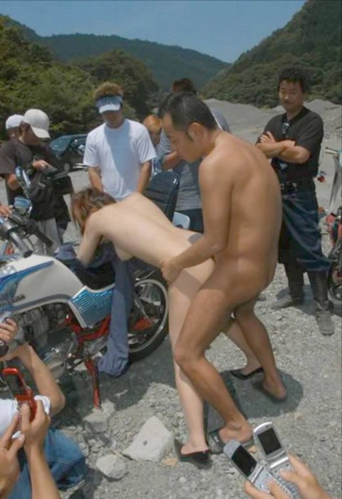 【露出狂歓喜】野外セックスがしやすい季節になってきたぞｗｗｗｗｗｗ（青姦画像あり） 11