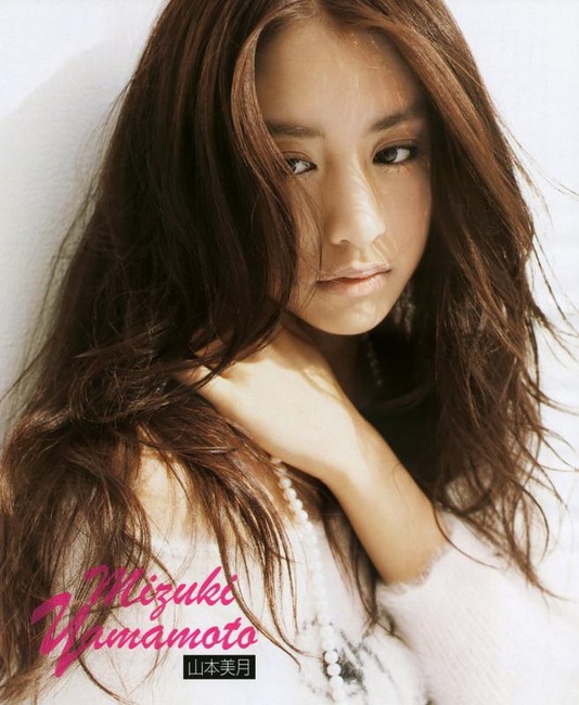山本美月　ファッションモデルの可愛すぎるエロ画像まとめ 32