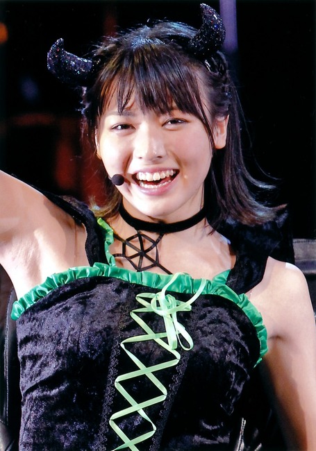 腋の汚いアイドルに興奮するんだけど画像ください