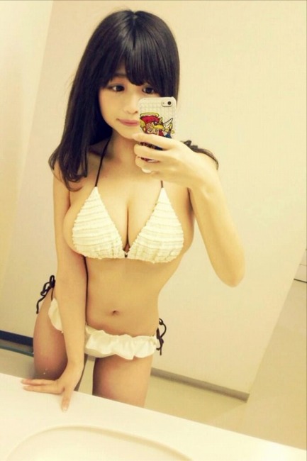 今夜のおかずになるグラビアアイドルの自撮りエロ写メ 2