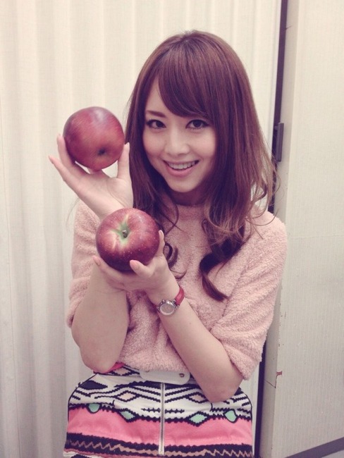 吉沢明歩（30）日焼け跡がエロいAV女優が犯されてるエロ画像 32