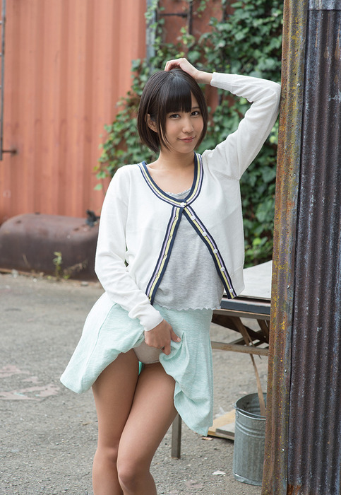 湊莉久　グラビアアイドルの競泳水着がエロい画像 6