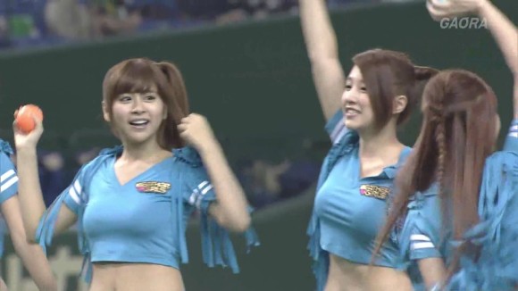 台湾ウェザーガールズの始球式がエロい画像30枚 7