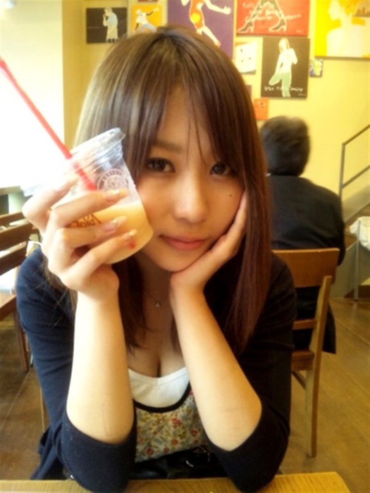 西田麻衣の乳首が見えそうな水着がエロい画像 23