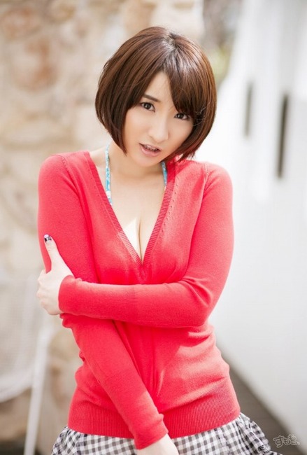 尾崎ナナのOLスーツコスプレがエロい画像70枚 34