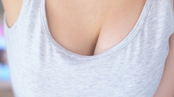 清水みさとのタンクトップから見える乳がエロい画像 7
