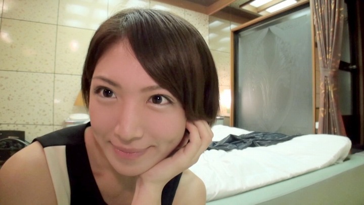 エステティシャンの素人（24）にパイズリしてもらってるハメ撮りエロ画像・動画 1