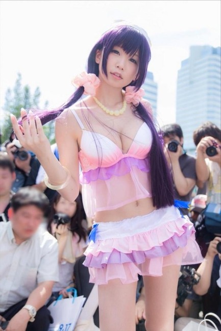 五木あきら コスプレイヤーの下乳が見えてるエロ画像 21